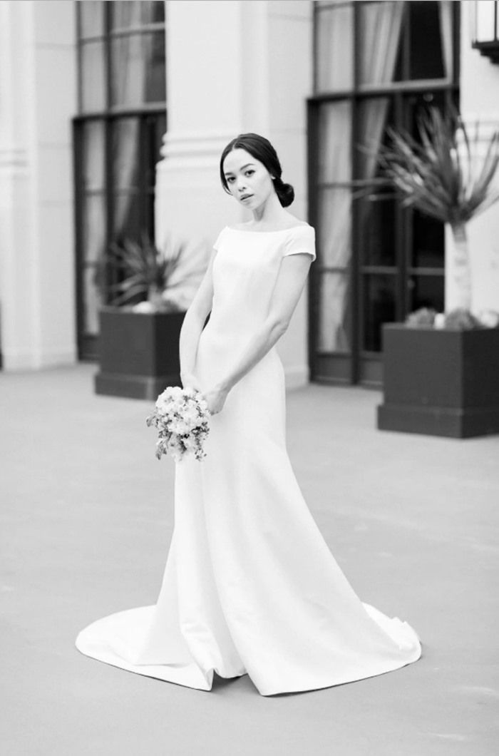 Gaun pengantin ala Meghan Markle yang dijual bridal shop Floravere | People.com