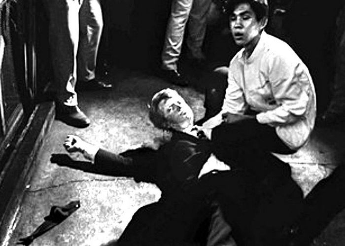 Robert F. Kennedy ditembak dari belakang