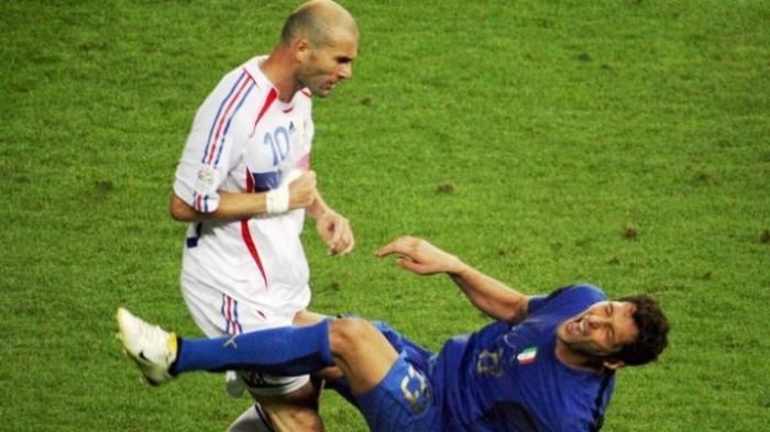 Zidane menanduk Materazzi