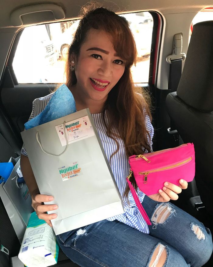 Para Peserta Diberi Rangkaian Makeup