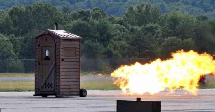 TOILET JET
