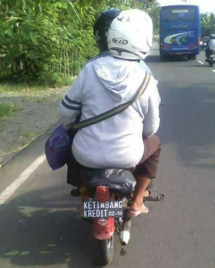 Kelakuan Konyol Para Pengendara Sepeda Motor di Indonesia