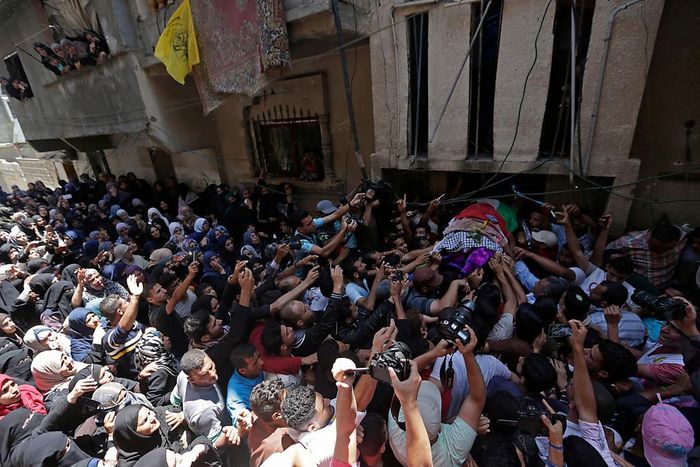 Foto pemakaman Razan al-Najjar