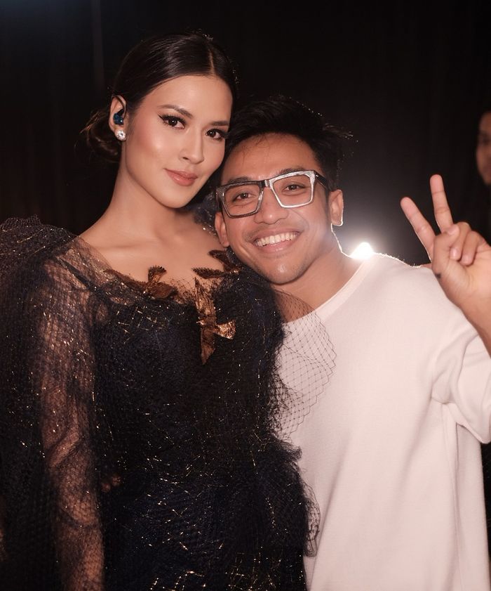 Dekat Sama Artis, Pose Bubah Alfian dan Raisa Mengundang Geram!