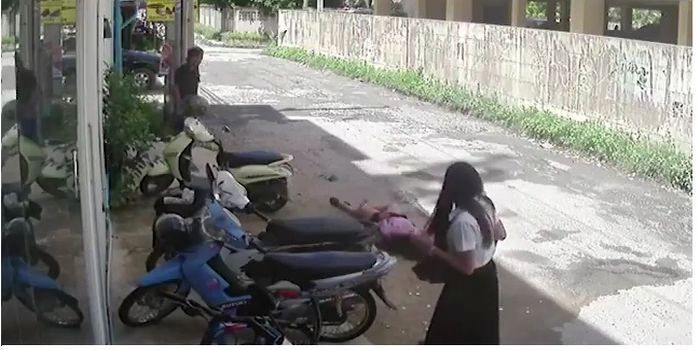 Setelah menembak korban, pelaku mencoba bunuh diri.