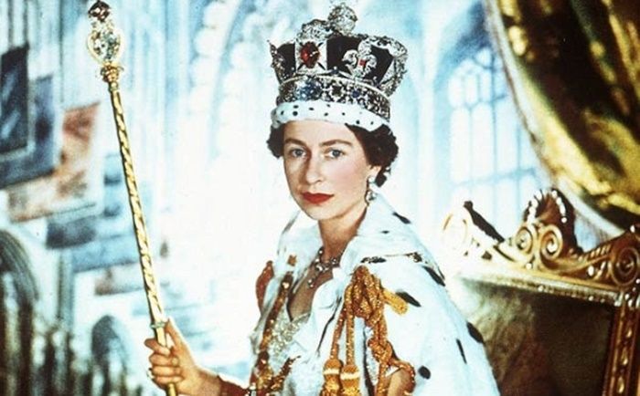 Ratu Elizabeth II.