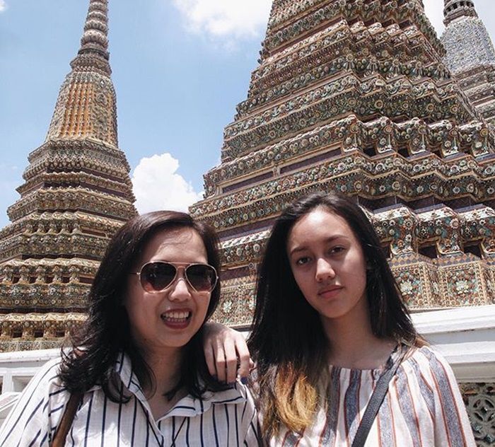 Anggraini Kadiman dan putrinya, Nabila Sudiro