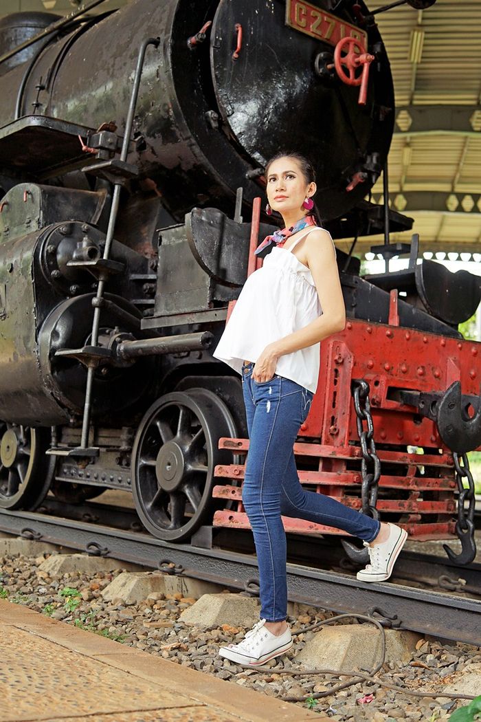 Dresscode dengan sentuhan putih