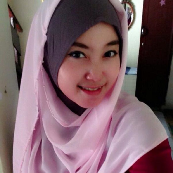 Jojo Keong Racun kini tampak adem dengan hijab
