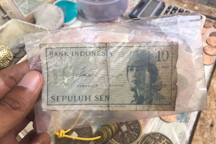 Uang kuno yang dijual Syamsir.