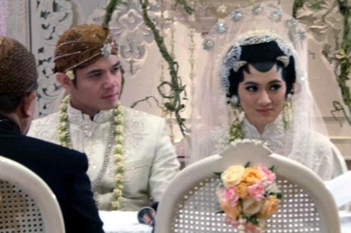 Pernikahan Dude Harlino dan Alyssa Soebandono
