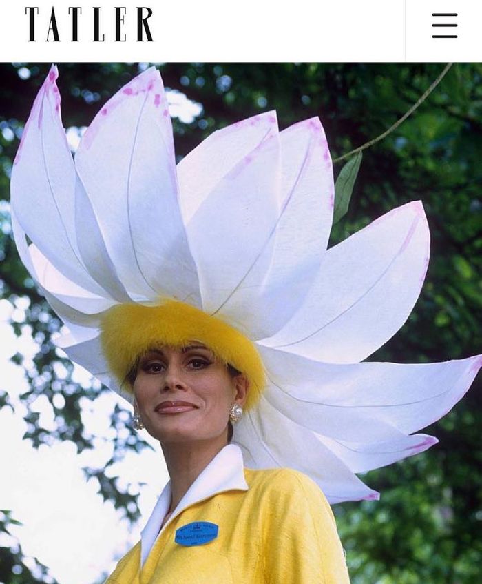 Topi berbentuk bunga