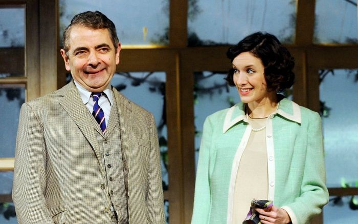 Rowan Atkinson dan Louise saat main film bersama