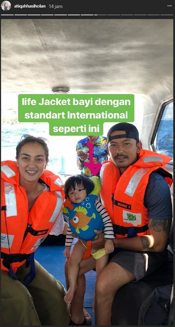 Instagram Story Atiqah Hasiholan