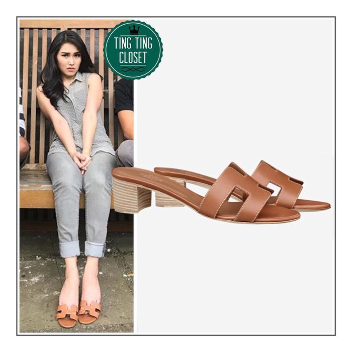 Sandal Hermes yang dikenakan oleh Ayu Ting Ting