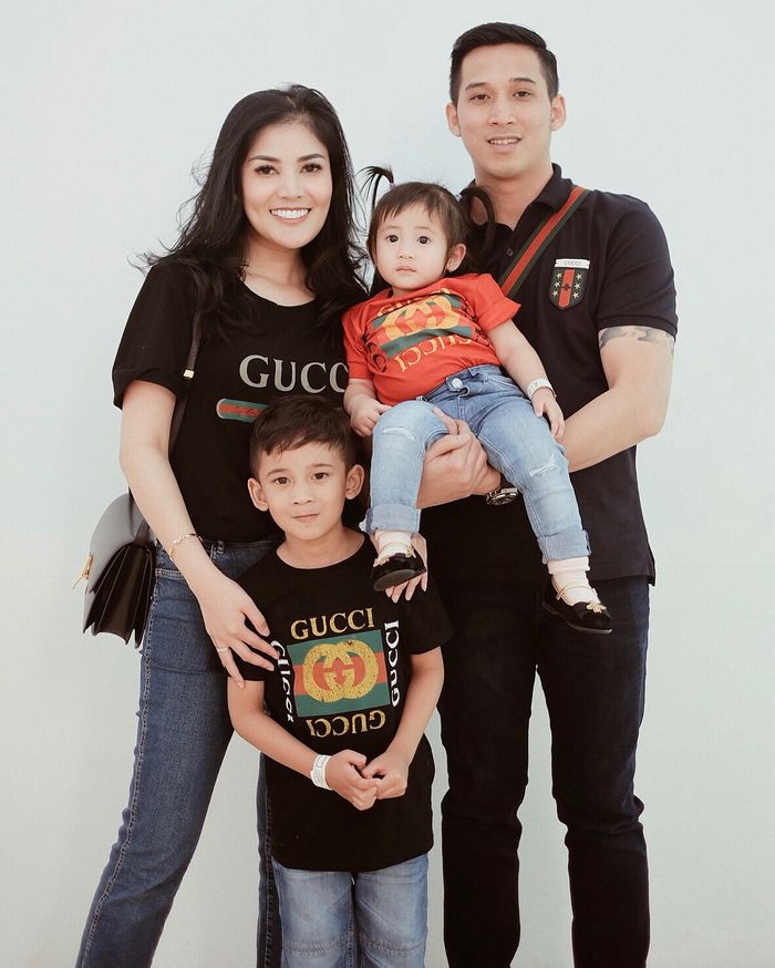 Nindy Ayunda menikah dengan mantan pacarnya