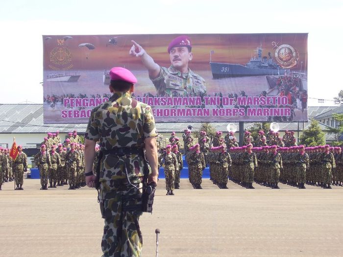 KASAL terima baret kehormatan Marinir 

