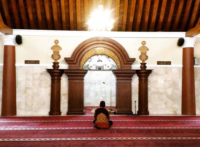 bagian dalam masjid