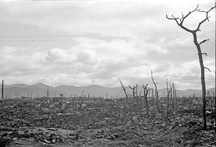 Foto kota Hiroshima setelah di Bom Atom