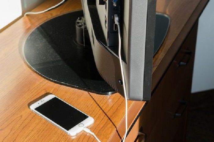 Gunakan port USB TV