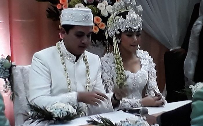Sah! Rizky Alatas Menikahi Adzana Bing Slamet, Ini Foto Pernikahannya!   