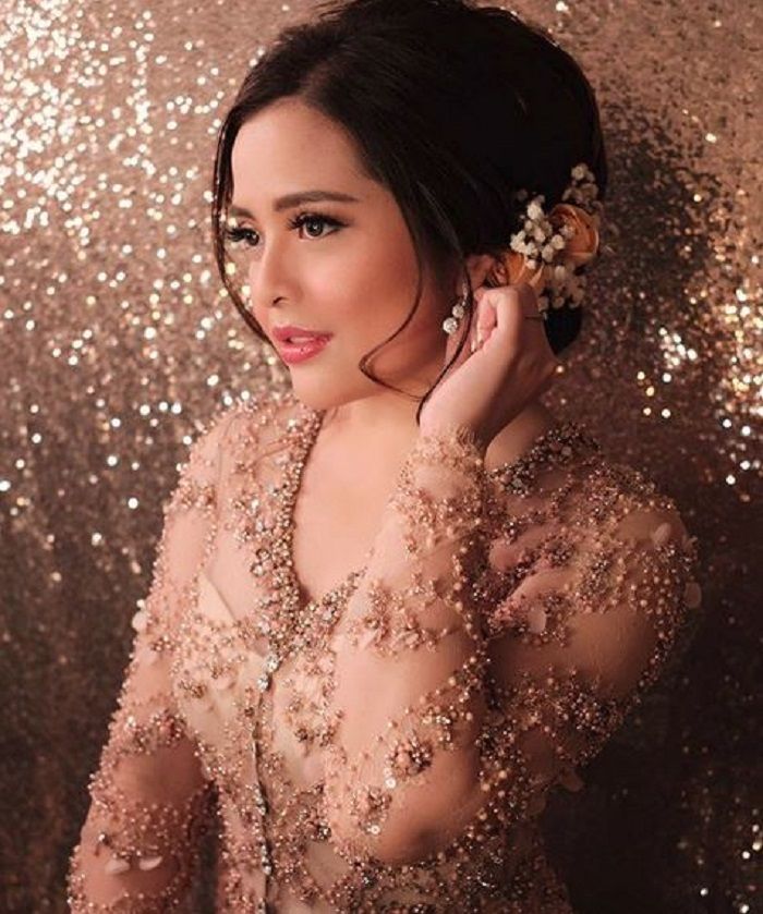 Penampilan Tasya Kamila di hari pertunangannya