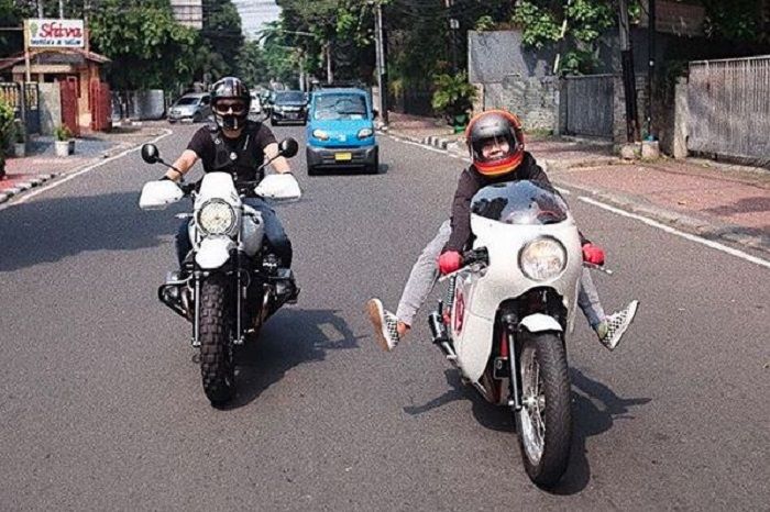 Ekspresi Dian Ayu setelah akhirnya bisa motoran lagi 
