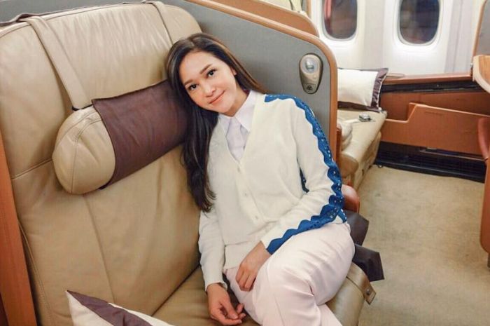 Intip Gaya OOTD Super Mewah Maia Estianty dengan Dress Puluhan Juta Rupiah, Anggun Banget!