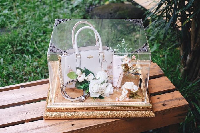 Sling bag Coach dan parfum set