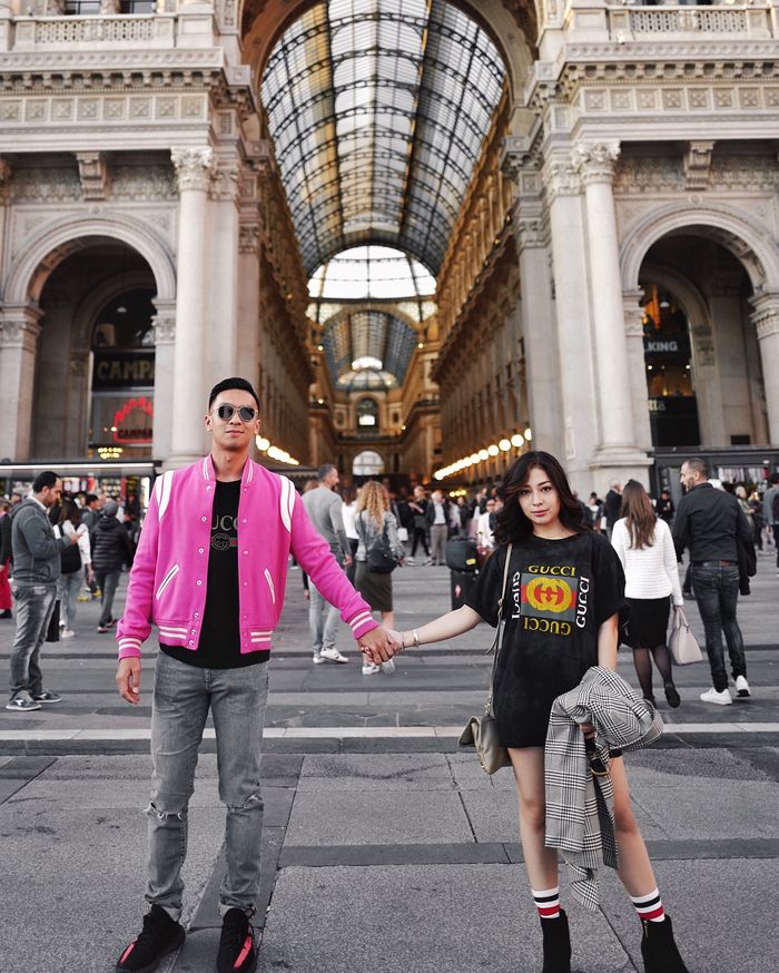 Nikita Willy terlihat mengenakan kaus oblong dengan merek Gucci