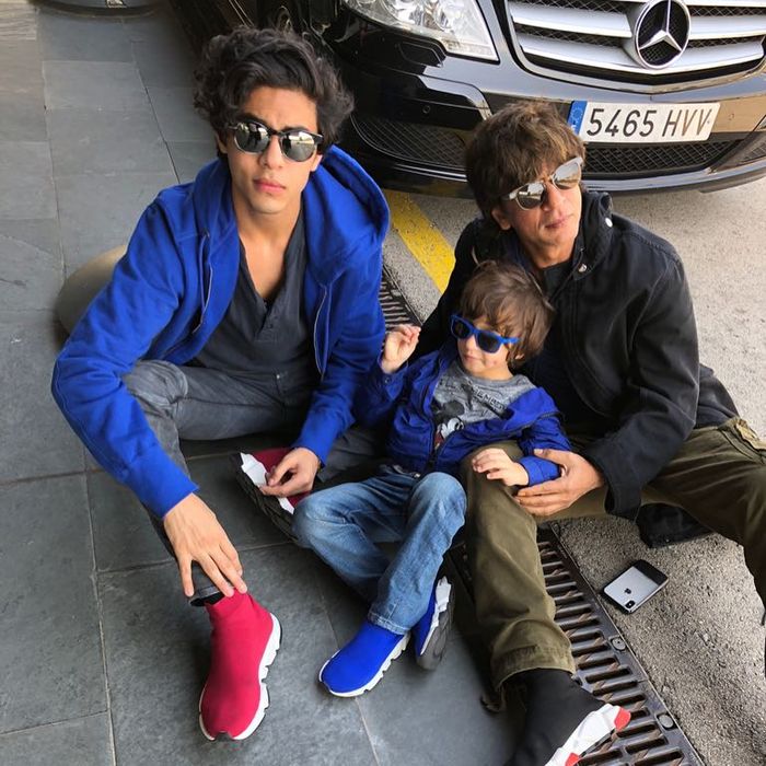 Shah Rukh Khan dan anak-anaknya