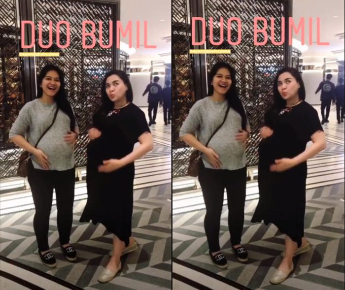 Kahiyang Ayu dan Vicky Shu tampak kompak berpose memegang perut masing-masing