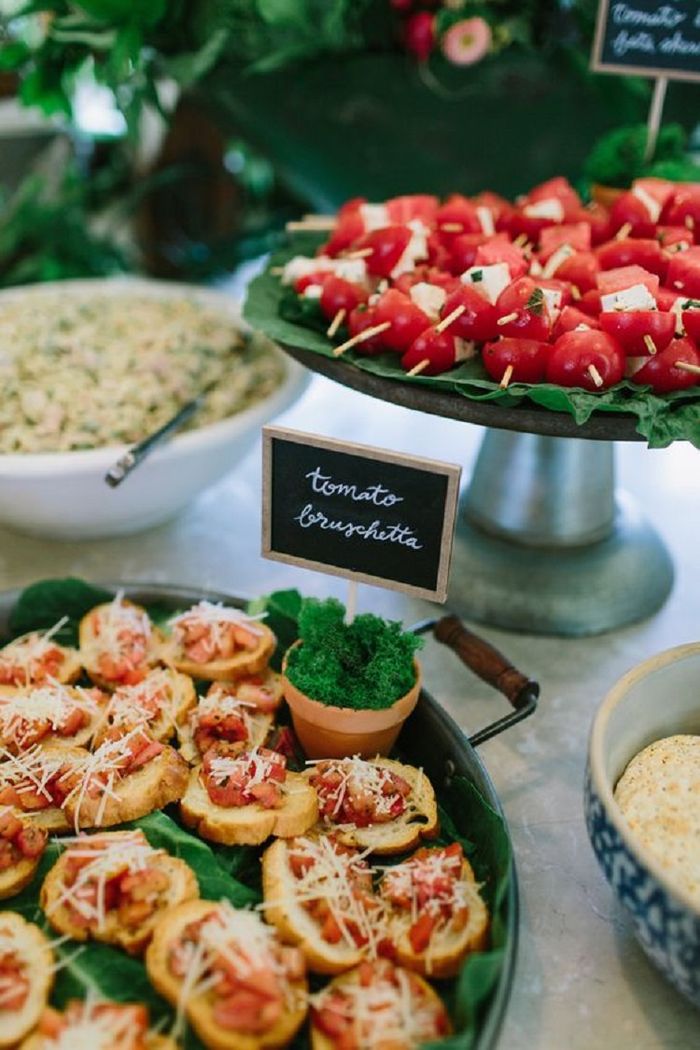 Makanan Sederhana dalam Garden Party