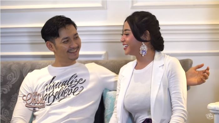Dewi Perssik Ungkap Perbedaan Angga Wijaya dengan 2 Mantan Suaminya