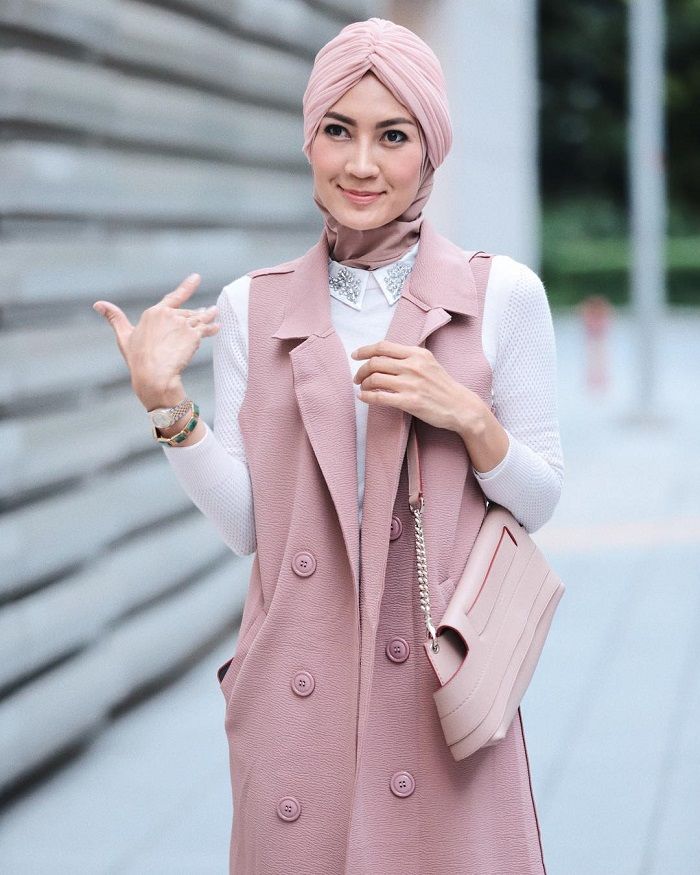 Hijabers cantik dengan lebih dari 35 ribu followers di Instagram