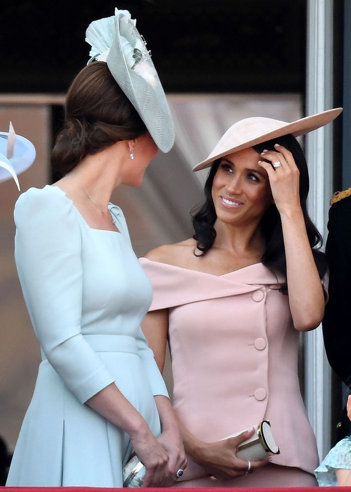 5 Foto Kebersamaan Ipar Yang Akur, Kate Middleton dan Meghan Markle