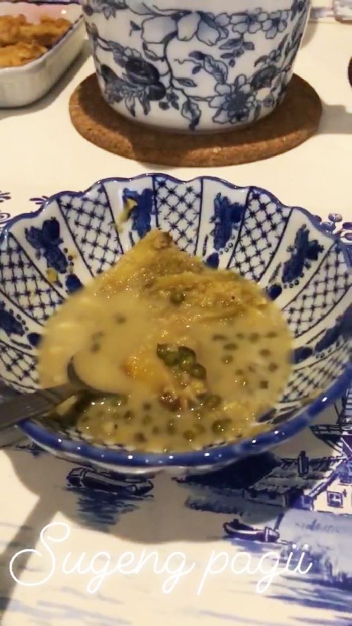 Koleksi Piring Yuni Shara