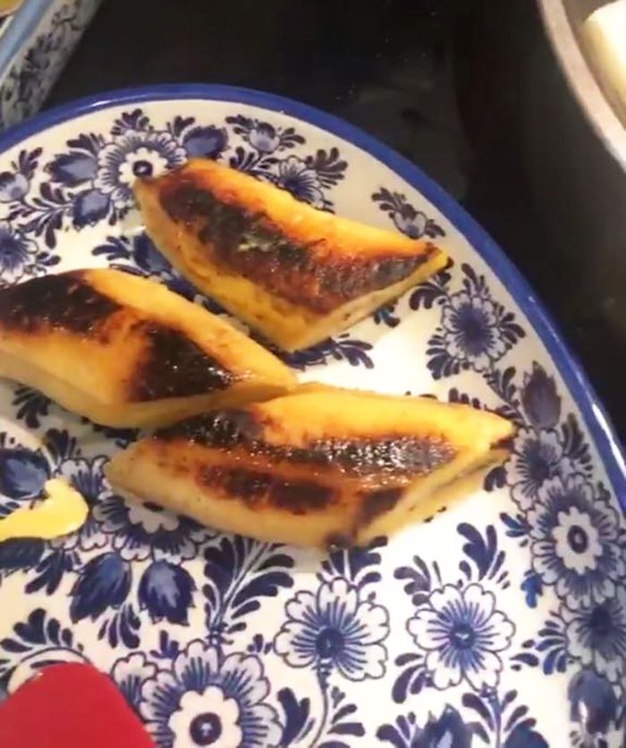 Koleksi Piring Yuni Shara