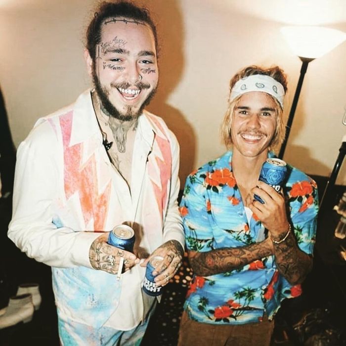 Justin Bieber berkumis