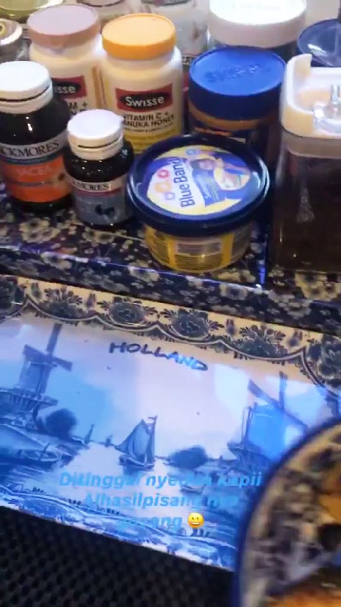 Koleksi Piring Yuni Shara