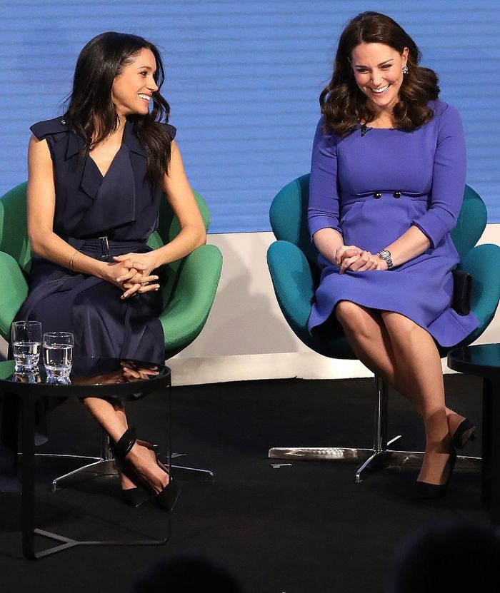 5 Foto Kebersamaan Ipar Yang Akur, Kate Middleton dan Meghan Markle
