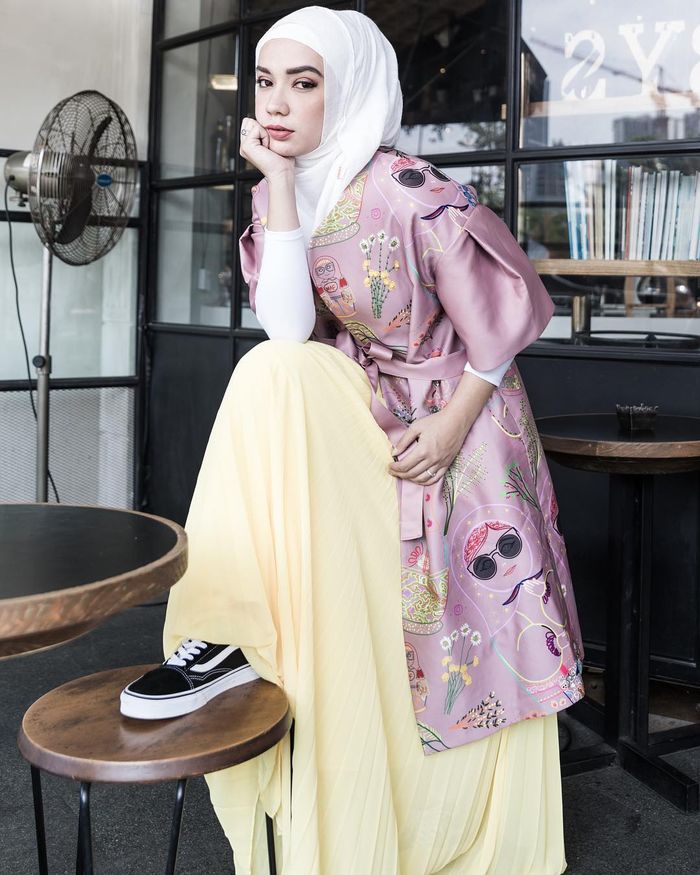 Gaya playfull ala Putri Anne