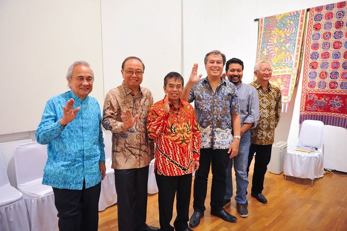 Para pembicara diskusi panel. Dari kiri ke kanan: Rafael Soenarto, Boedi Mranata, Yudi Latief, Didi Kwartanada, Azmi Abubakar, dan moderator Irwan Julianto. Bhisma Adinaya