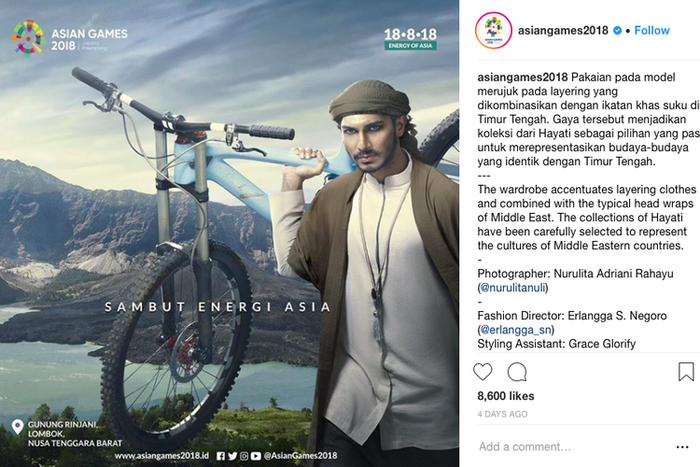 Terinspirasi dengan beberapa budaya Timur Tengah dengan model membawa sepeda sebagai representasi dari olahraga sepeda. Latar belakang wisata Indonesia, Gunung Rinjani, Lombok, Nusa Tenggara Barat.