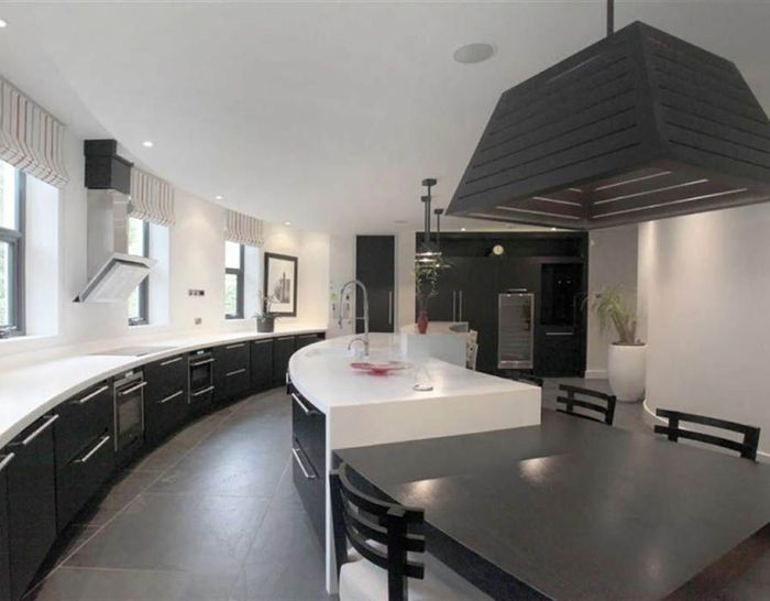 Rumah Paul Pogba.