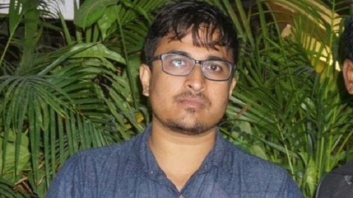  Azam tewas siamuk massa gara-gara pesan berisi berita palsu di WhatsApp.