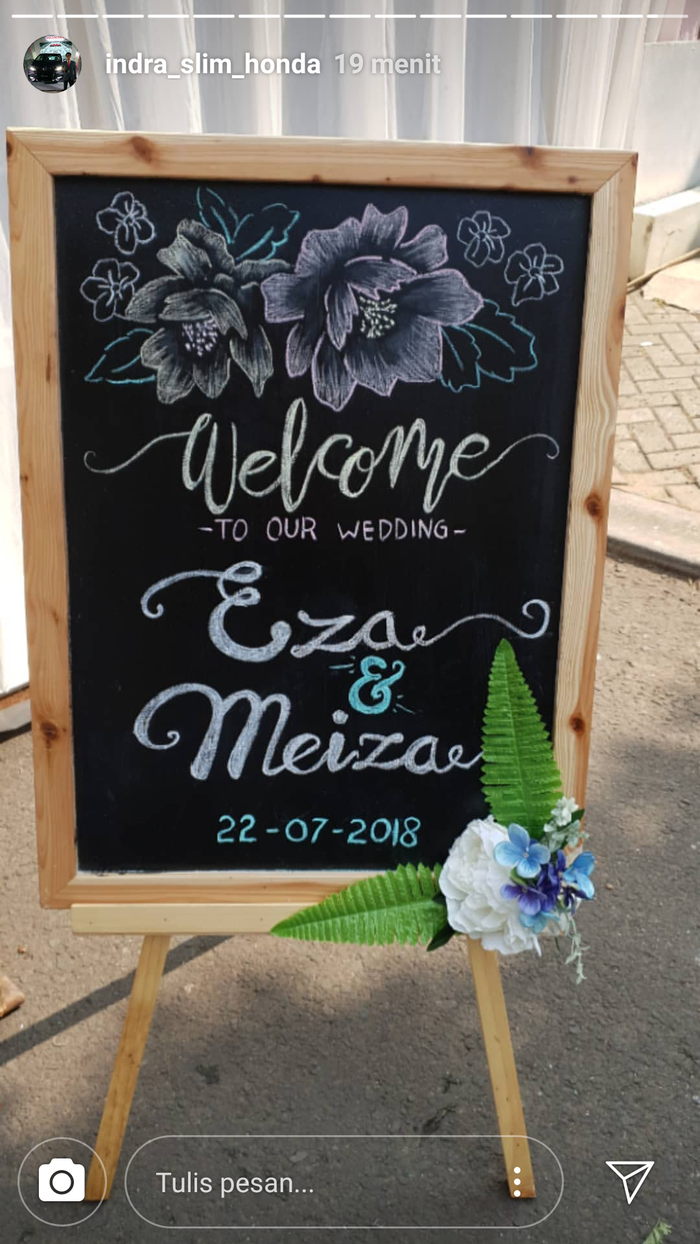 Unggahan akun instagram @indra_slim_honda, terlihat Eza dan kekasih telah melangsungkan pernikahan.