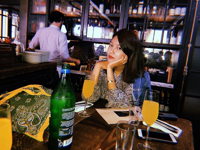 Sooyoung dengan OOTD Kasual Feminin (instagram.com/sooyoungchoi)