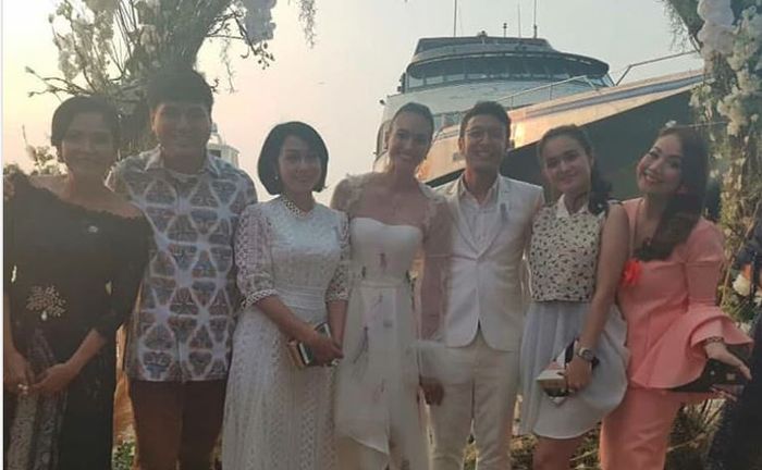 Datang ke nikahan Dimas