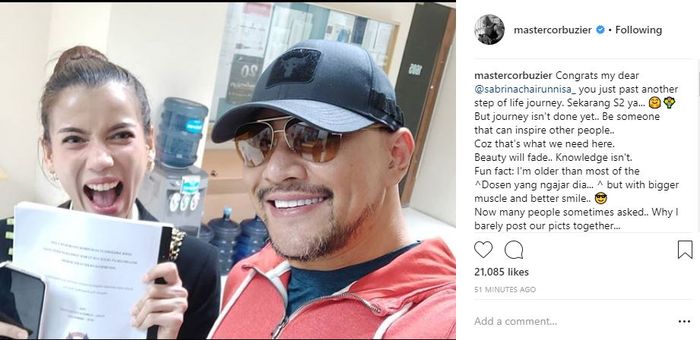 Deddy Corbuzier bersama sang kekasih, Sabrina Chairunnisa. 